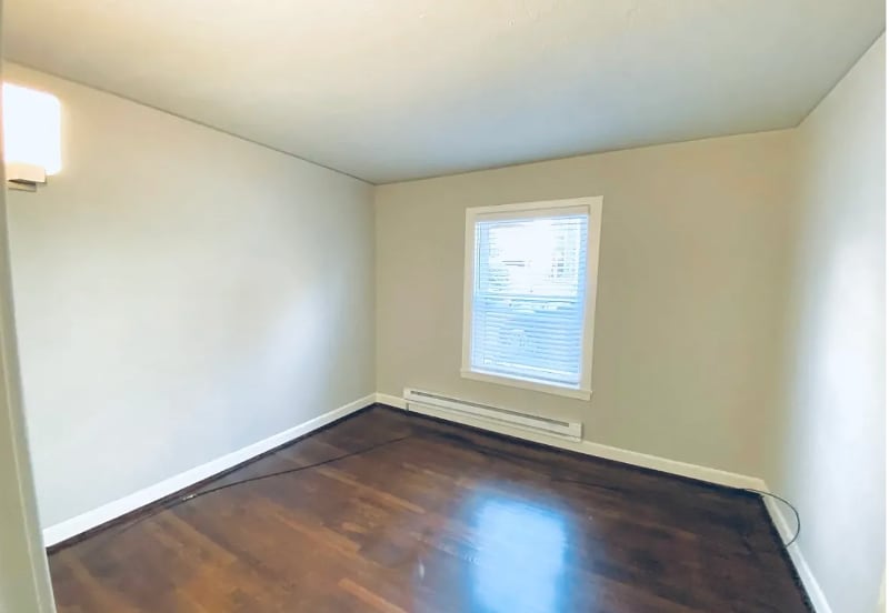 Building Photo - 421 Summit Ave E