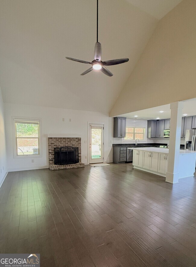 Building Photo - 338 Brookstone Dr