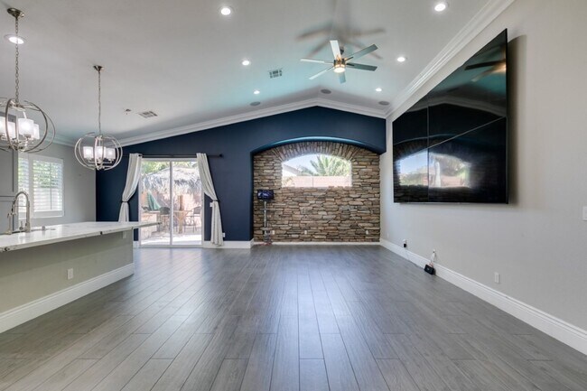 Building Photo - 10002 Long Barrow Ct