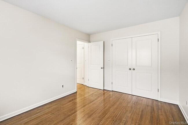 Building Photo - 222 Park Ave