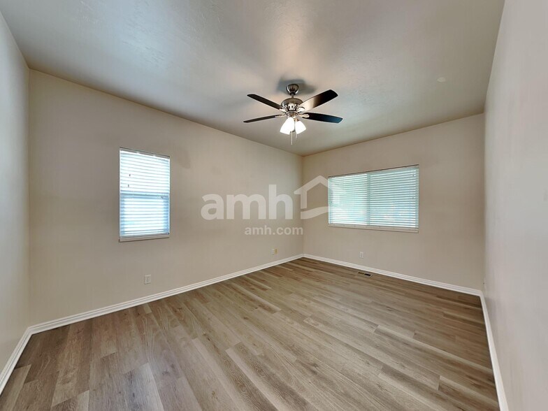 Building Photo - 8682 Dove Meadows Ln