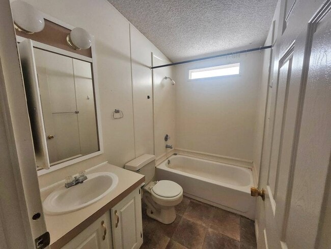 Building Photo - 3589 W Wells Rd