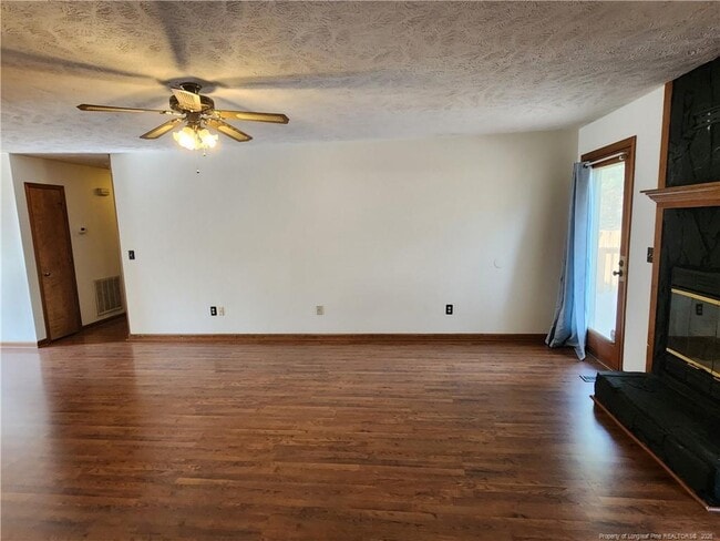 Building Photo - 909 Flintwood Rd