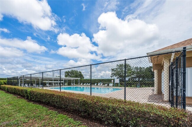 Building Photo - 1094 Grove Dr