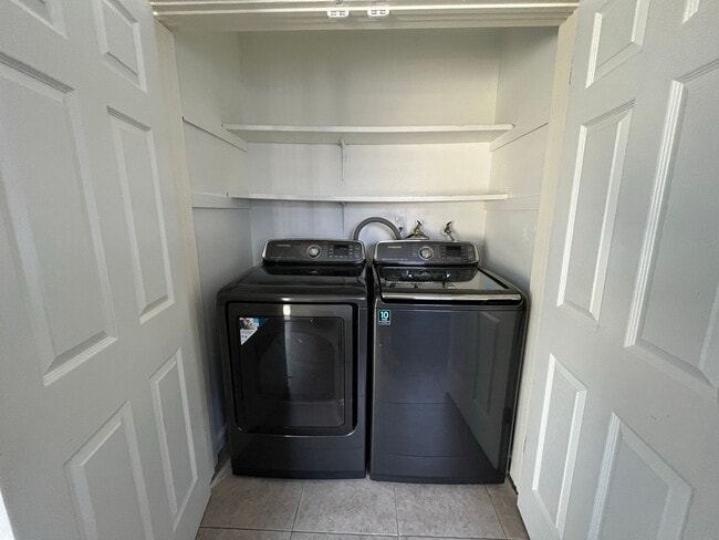 Building Photo - Spacious 3 Bedroom 1.5 Bath!!