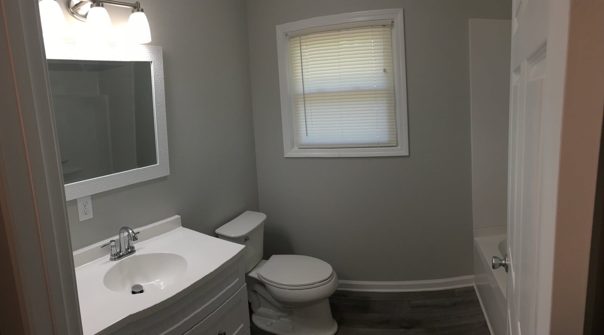 Building Photo - 605 N Adair Street Apt #1