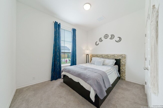 Building Photo - 4 Bedroom/3 Bath Ventana Subdivision