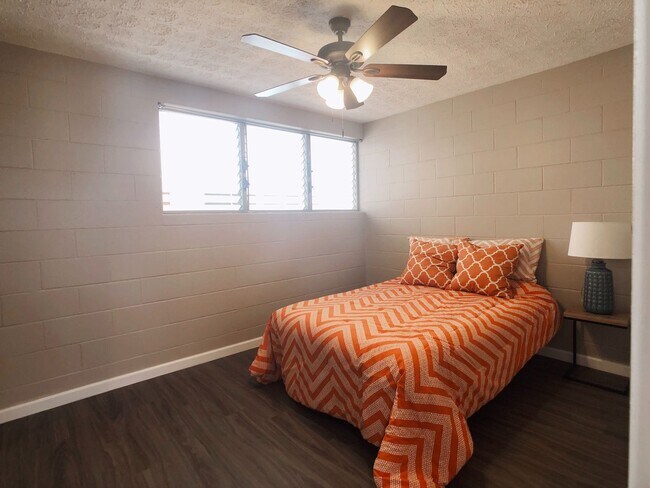 Building Photo - 716 Lukepane Ave