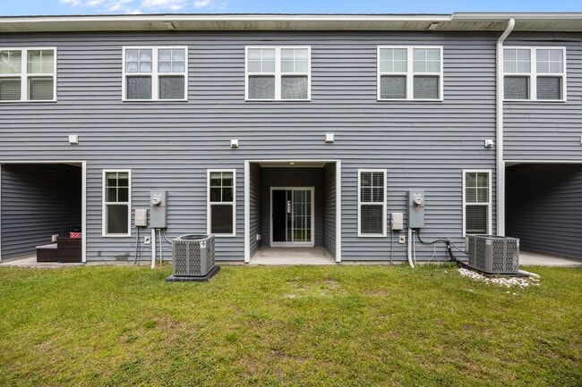 Building Photo - Welcome to Stonebay Townhomes!