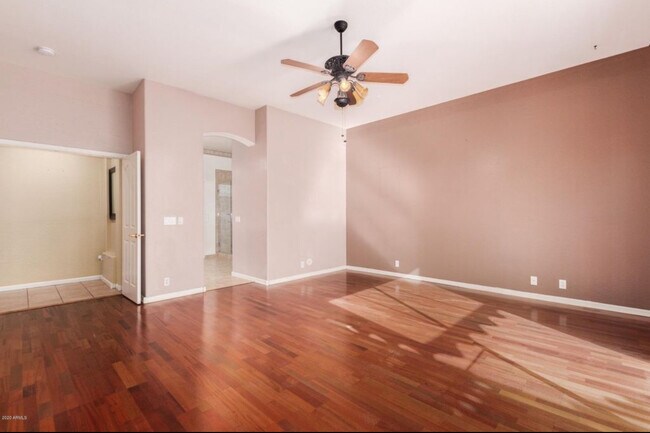 Building Photo - 1679 E Hearne Way