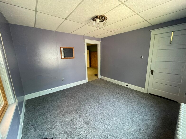Bedroom - 216 E Franklin St