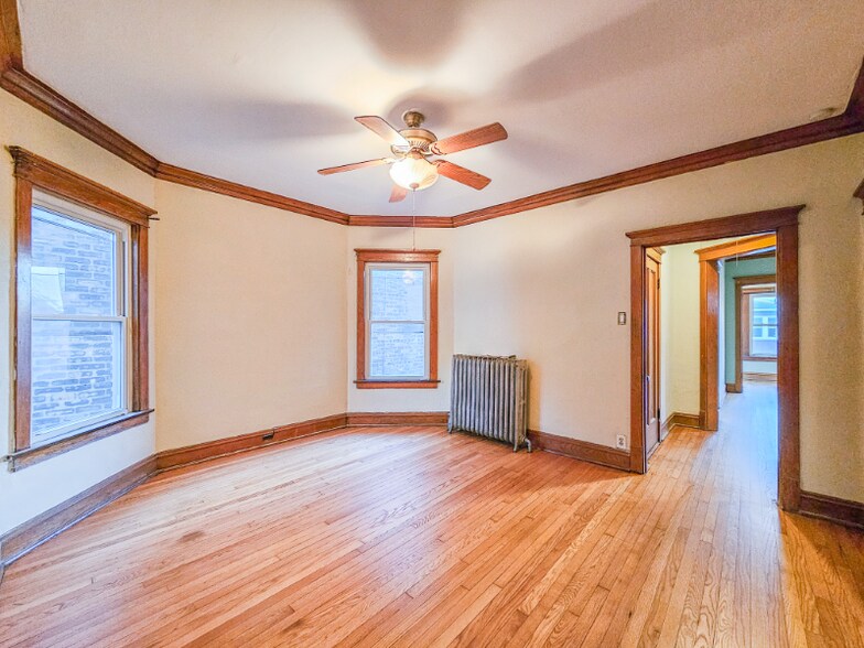 Building Photo - 3338 W Cullom Ave