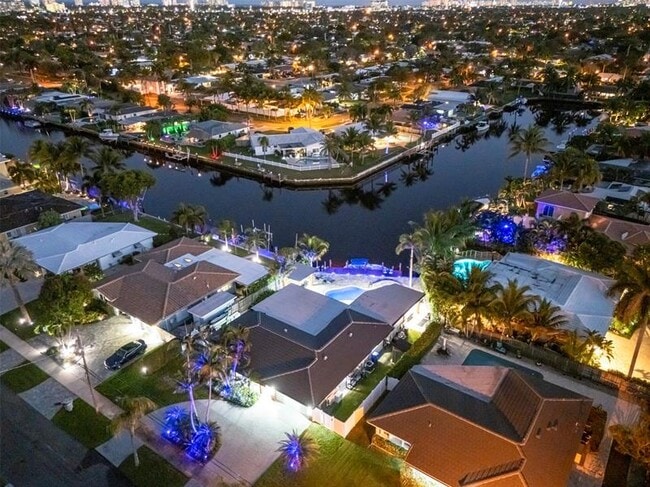 Building Photo - 160 SE 3rd Ct