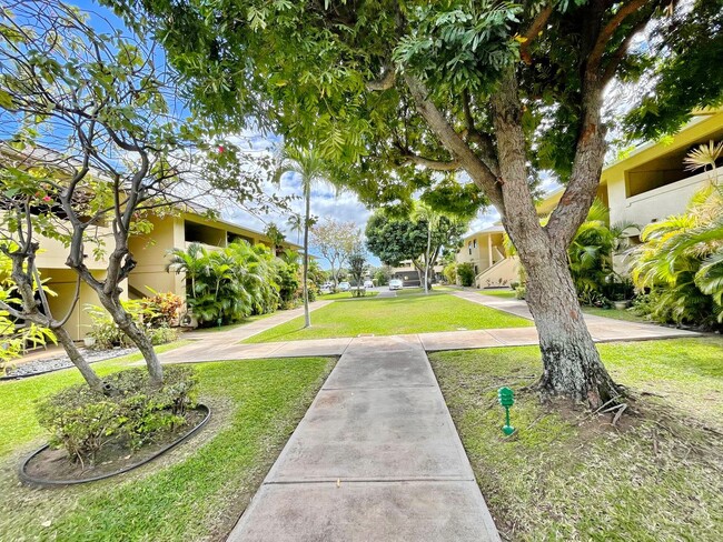 Building Photo - Maui Gardens - Central Kihei Resort Style ...