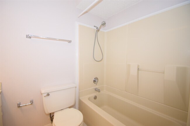 Building Photo - 14239 Misty Meadow Ln