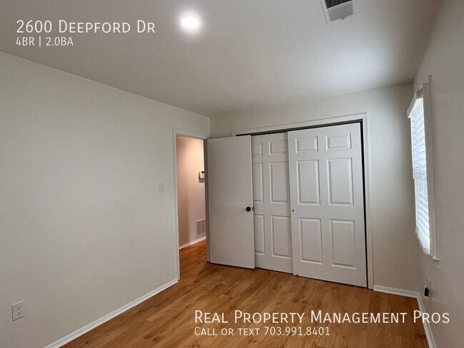 Building Photo - 2600 Deepford Dr