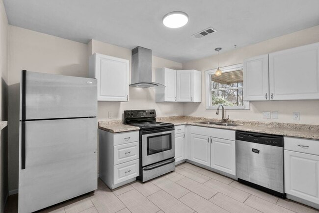 Building Photo - 2817 4th Ave N