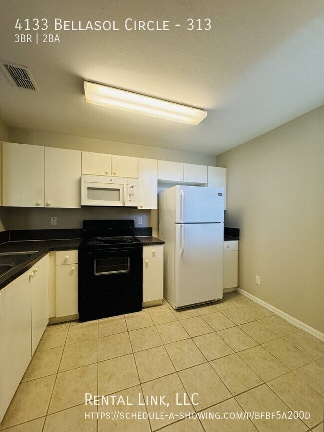 Building Photo - 4133 Bellasol Cir