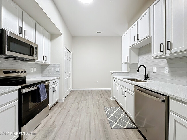 Building Photo - 13816 Herons Landing Way