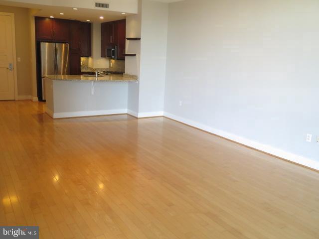 Building Photo - 8220 Crestwood Heights Dr
