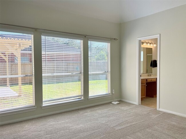 Building Photo - 4630 Jaymar Dr