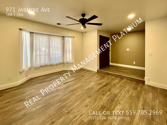 Building Photo - $2,395 Armstrong & Barstow, 3 Bedroom 2 Ba...