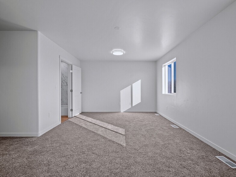 Building Photo - 2772 Caspian Wy