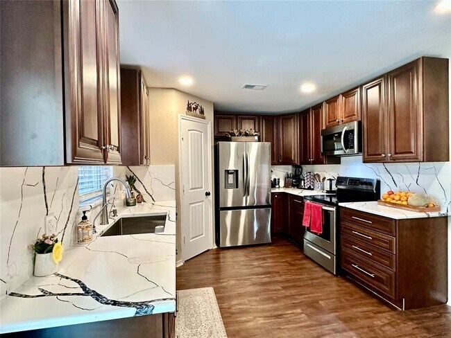 Building Photo - 817 Tapestry Cove