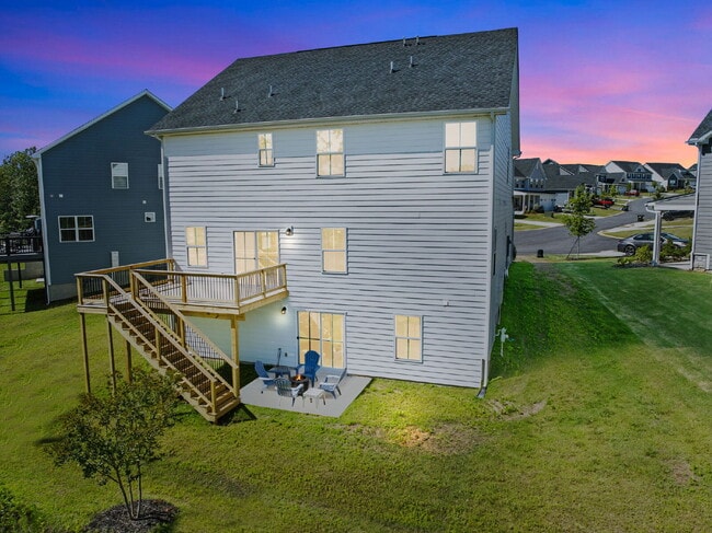 Building Photo - Luxury 5-Bed, 4-Bath Greenville Home in Amenity-Packed Riverstone!