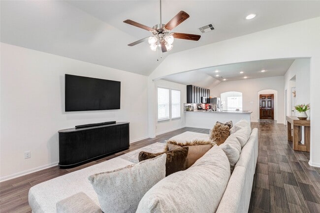 Building Photo - 3143 Soaring Pines Trail