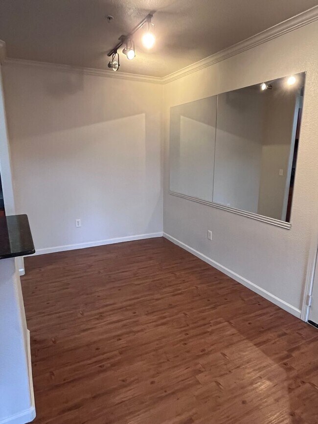 Building Photo - NICE CONDO IN ANTELOPE!!