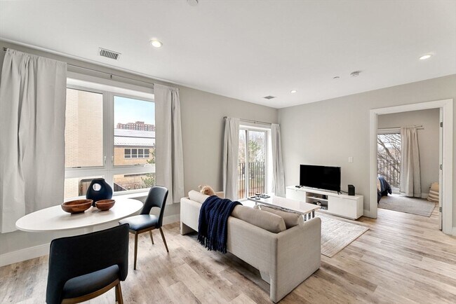 Building Photo - 1457 Tremont St