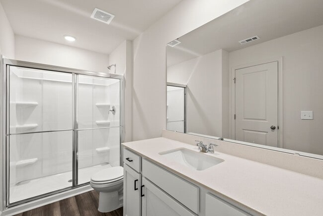 Building Photo - 2058 Gln Xing Dr