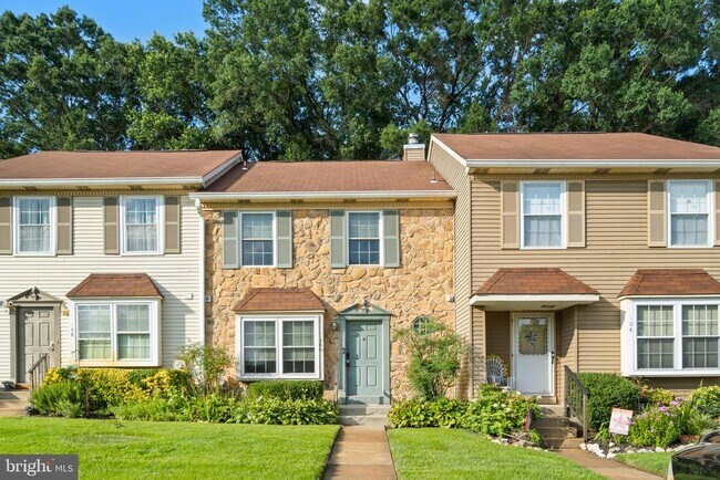 Primary Photo - 166 Camber Ln