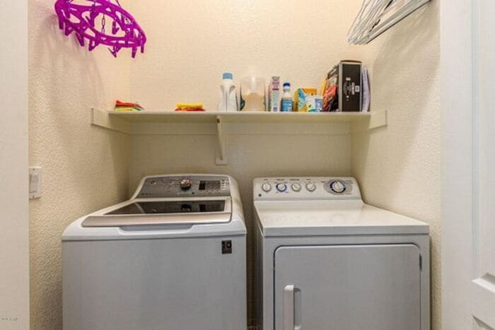 Building Photo - 458 N 168th Ln