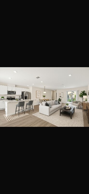 Building Photo - 2745 Flushing Dr