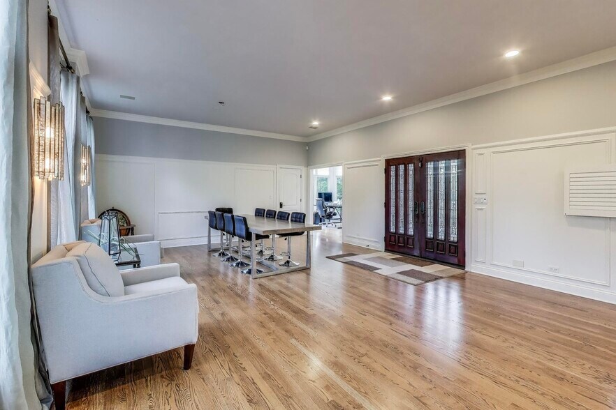 Building Photo - 23W711 Hobson Rd