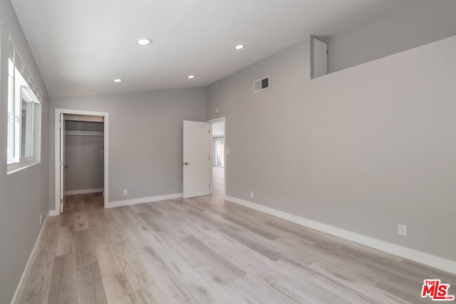 Building Photo - 5634 Mason Ave