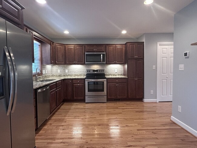 Building Photo - Modern Boone Home | Double Primary Suites | Walk to New Market, Watauga High & the AppalCART