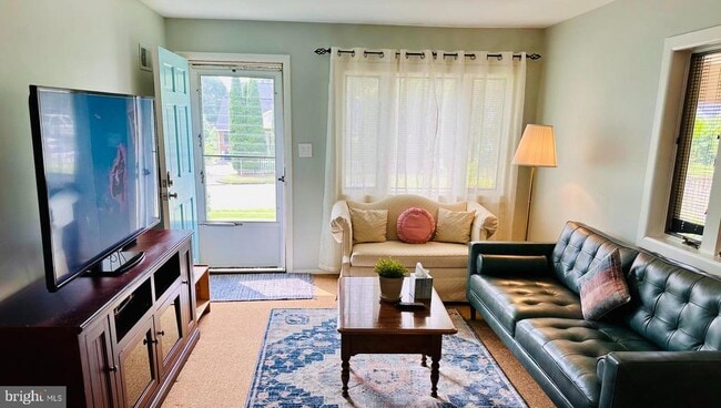 Building Photo - 1813 Olmstead Dr