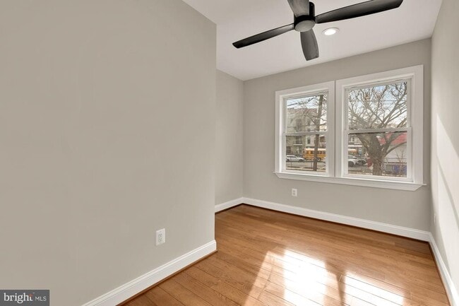 Building Photo - 2228 Kearny St NE