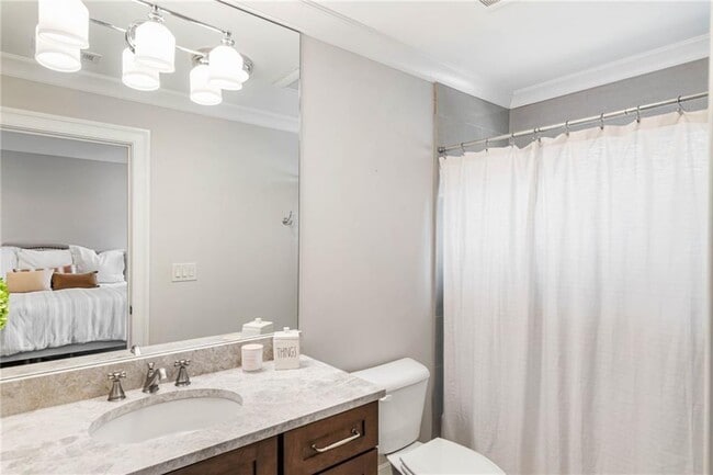 Building Photo - 5265 Peachtree Dunwoody Rd NE