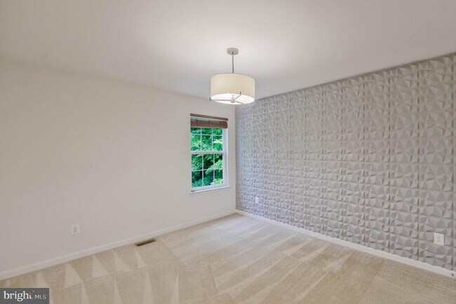 Building Photo - 3461 Eagle Ridge Dr