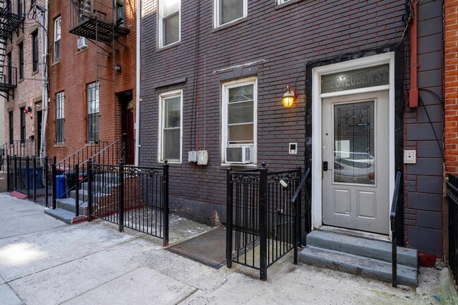 Building Photo - 162 Steuben St