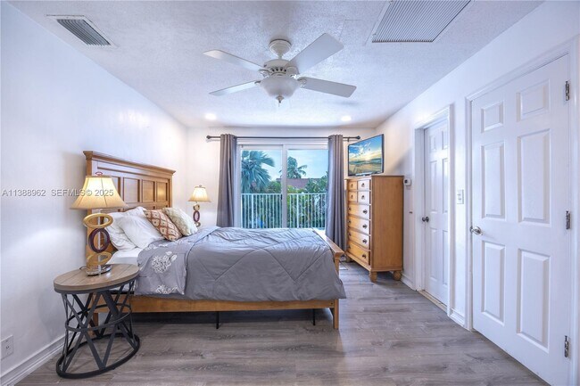 Building Photo - 1690 NE 25th Ave