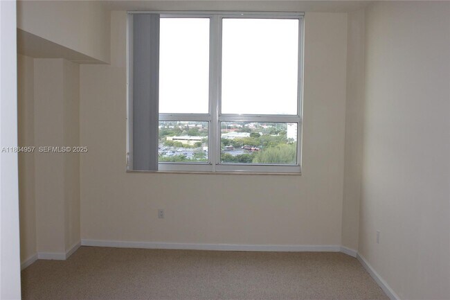 Building Photo - 19501 W Country Club Dr