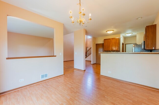 Building Photo - 23 Southwicke Dr