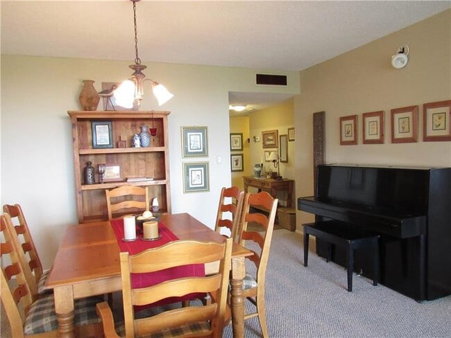 Building Photo - 2661 S Course Dr