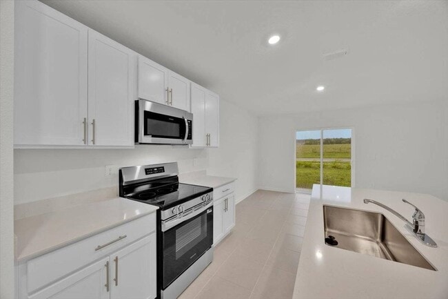 Building Photo - 2398 McKinley Dr