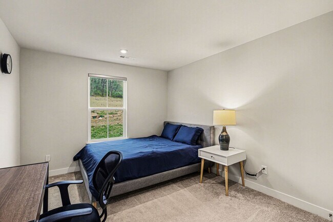 Building Photo - Townhome For Lease - Thompson's station